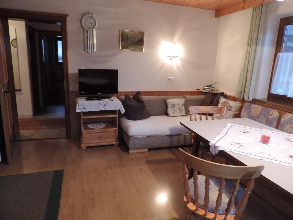 Ferienwohnung Johann Niedermoser Fieberbrunn Room photo